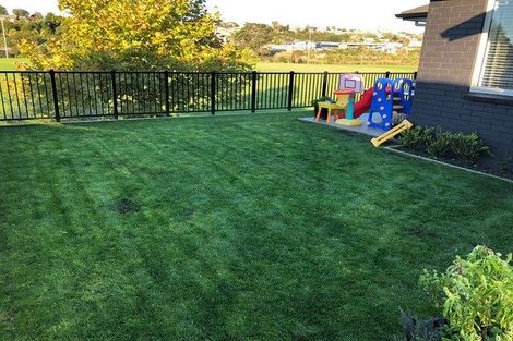 Photo of property in 3 Pae Moana Place, Stanmore Bay, Whangaparaoa, 0932