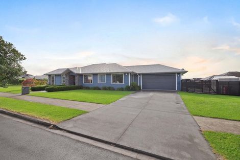 Photo of property in 53 Pohutukawa Parade, Riverhead, 0820