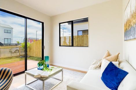 Photo of property in 4 Pukeko Road, Hobsonville, 0616