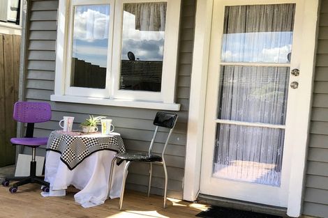 Photo of property in 2 Zion Road, Birkenhead, Auckland, 0626