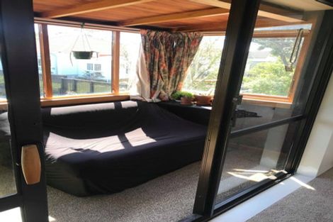 Photo of property in 2/136 Karori Road, Karori, Wellington, 6012