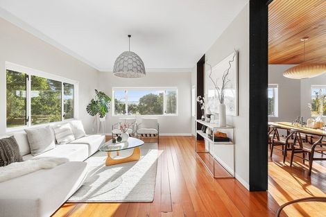 Photo of property in 16 Burnham Street, Seatoun, Wellington, 6022