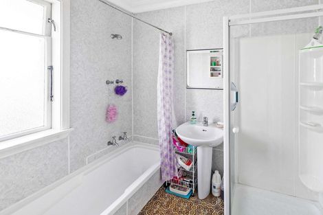 Photo of property in 27 Graham Street, Levin, 5510