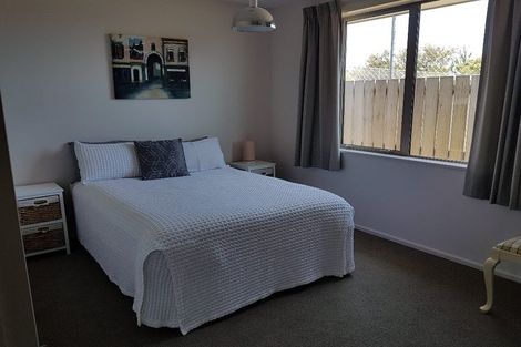 Photo of property in 2/2 Harkness Place, Westport, 7825