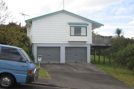 Photo of property in 17 Cassandra Grove, Totara Vale, Auckland, 0629