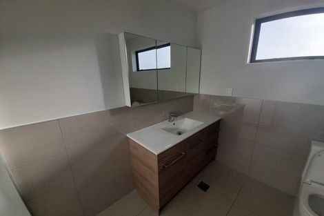 Photo of property in 3 Maureen Close, East Tamaki Heights, Auckland, 2016