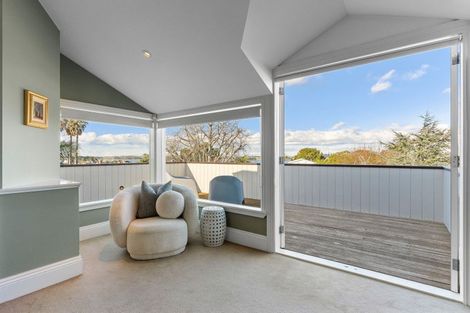 Photo of property in 5 Clarence Road, Northcote Point, Auckland, 0627