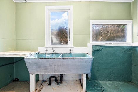 Photo of property in 68 Derwent Street, Island Bay, Wellington, 6023