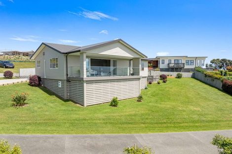 Photo of property in 16 Midgard Road, Coopers Beach, 0420