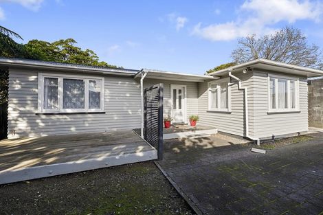 Photo of property in 275 Coronation Avenue, Welbourn, New Plymouth, 4310
