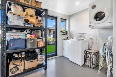 Photo of property in 19 Lady Jocelyn Place, Whitianga, 3510