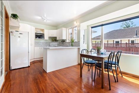 Photo of property in 90 Gloria Avenue, Te Atatu Peninsula, Auckland, 0610