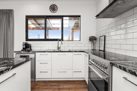 Photo of property in 64 Thompson Road, Twyford, Hastings, 4175