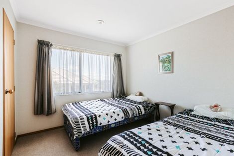 Photo of property in 32 Downing Place, Welcome Bay, Tauranga, 3112