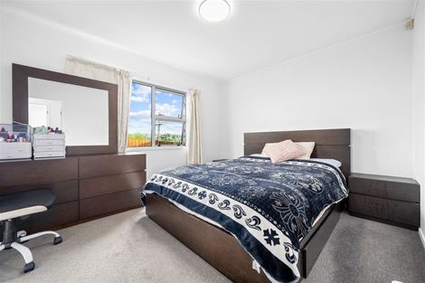 Photo of property in 1/37 Woodlands Crescent, Browns Bay, Auckland, 0630