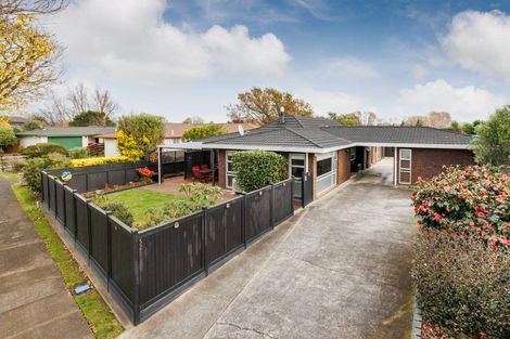 Photo of property in 52 Kentucky Way, Awapuni, Palmerston North, 4412