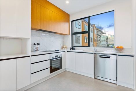 Photo of property in 8/28 Lavelle Road, Henderson, Auckland, 0612