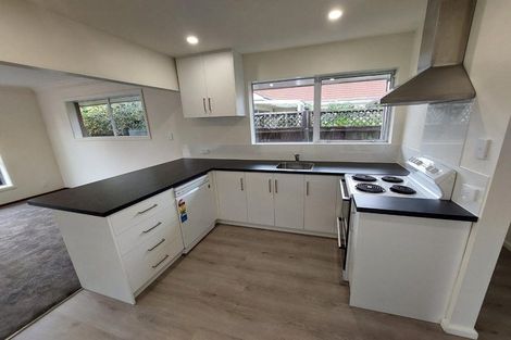 Photo of property in 9 Camberwell Place, Avonhead, Christchurch, 8042