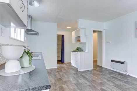 Photo of property in 43 Alma Road, Gonville, Whanganui, 4501