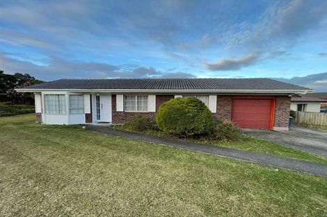 Photo of property in 2 Fitzwater Place, Henderson, Auckland, 0612