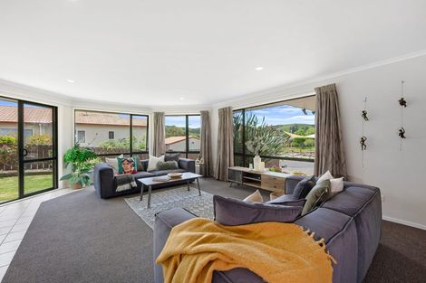 Photo of property in 38 Cabeleigh Drive, Helensville, 0800