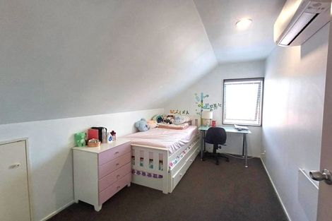 Photo of property in 37 Fields Parade, Oteha, Auckland, 0632