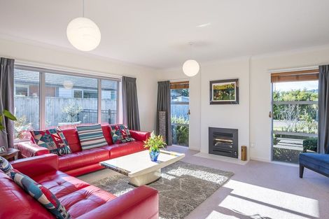 Photo of property in 14 Petrel Close, Paraparaumu Beach, Paraparaumu, 5032