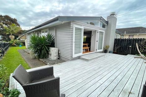 Photo of property in 1/47 Selwyn Crescent, Forrest Hill, Auckland, 0620
