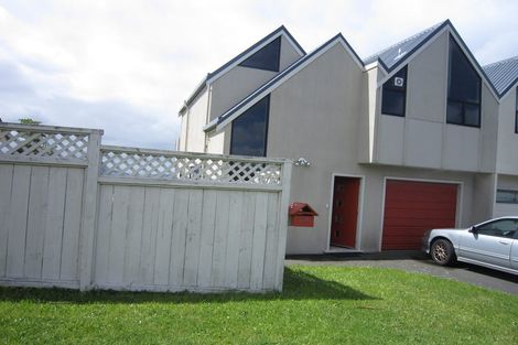 Photo of property in 12a Ashton Fitchett Drive, Brooklyn, Wellington, 6021