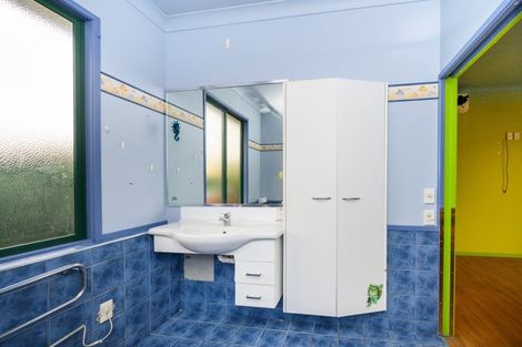 Photo of property in 8 Fernlea Avenue, Kelvin Grove, Palmerston North, 4414