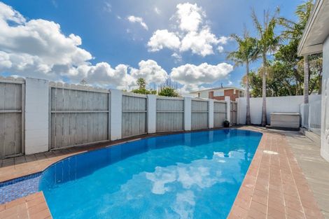 Photo of property in 31 Miramar Place, Pakuranga, Auckland, 2010