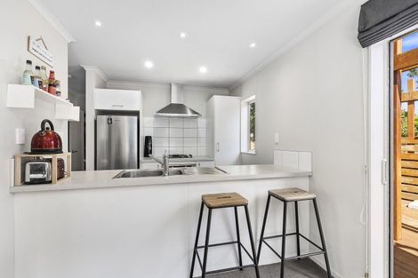 Photo of property in 16u7 Black Rock Road, Newlands, Wellington, 6037