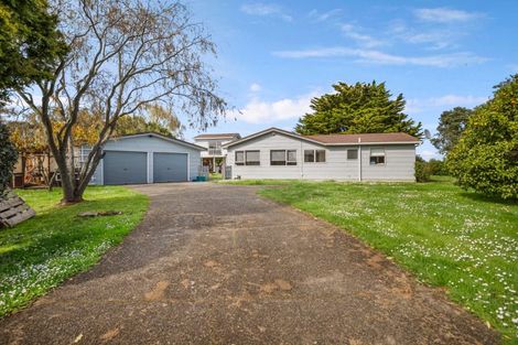 Photo of property in 35- 37 Tokomaru Road, Tokomaru, Palmerston North, 4474