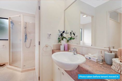 Photo of property in 26 Black Teal Close, Unsworth Heights, Auckland, 0632