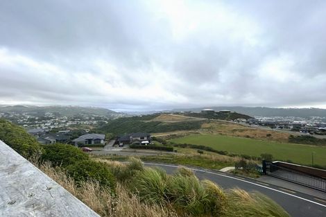 Photo of property in 2 Tutoko Place, Aotea, Porirua, 5024
