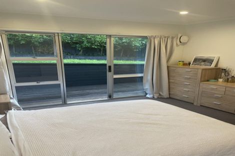 Photo of property in 2/41 Ravenwood Drive, Forrest Hill, Auckland, 0620