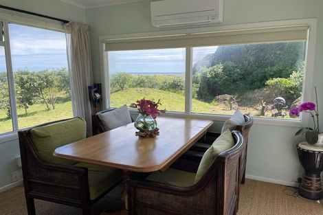 Photo of property in 34 North Piha Road, Piha, New Lynn, 0772