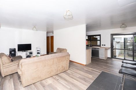 Photo of property in 1 Southsea Crescent, Silverdale, Hamilton, 3216