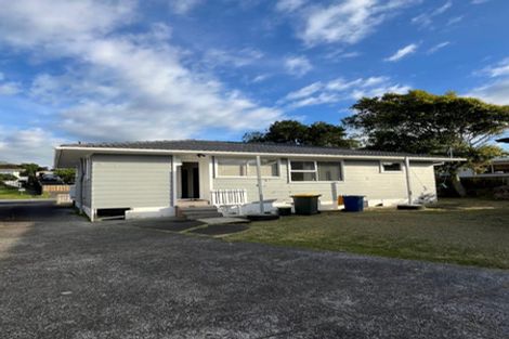 Photo of property in 99 Farquhar Road, Glendene, Auckland, 0602