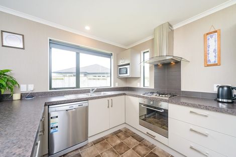 Photo of property in 8 Angelina Way, Kelvin Grove, Palmerston North, 4414