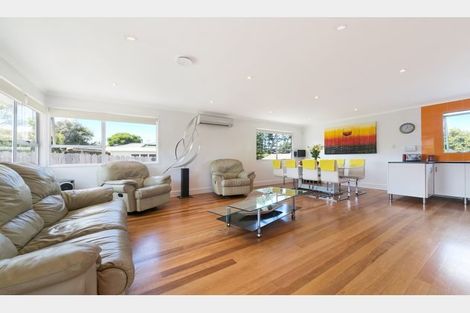 Photo of property in 73 Oreil Avenue, West Harbour, Auckland, 0618