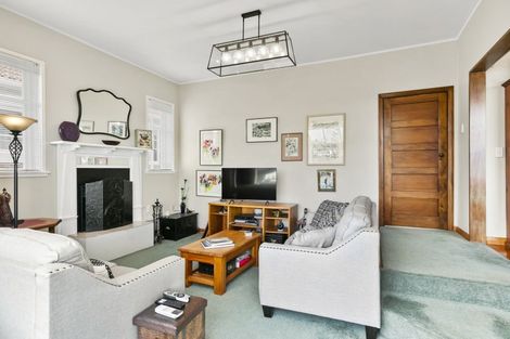 Photo of property in 122 Cashmere Avenue, Khandallah, Wellington, 6035