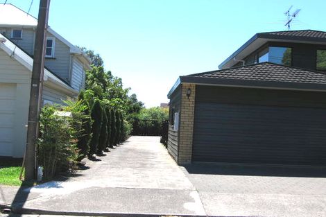 Photo of property in 1/3 Stratford Avenue, Milford, Auckland, 0620