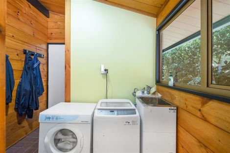 Photo of property in 2 Ramsey Place, Karori, Wellington, 6012