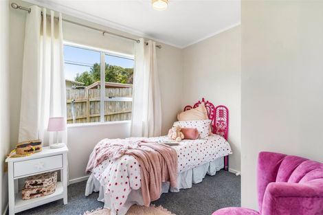 Photo of property in 23 Tawa Road, Te Atatu Peninsula, Auckland, 0610