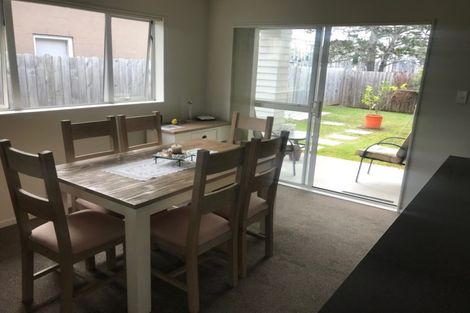 Photo of property in 52 Popokatea Drive, Takanini, 2112