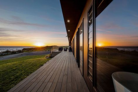 Photo of property in 21 Rosemount Road, Waverley, 4591