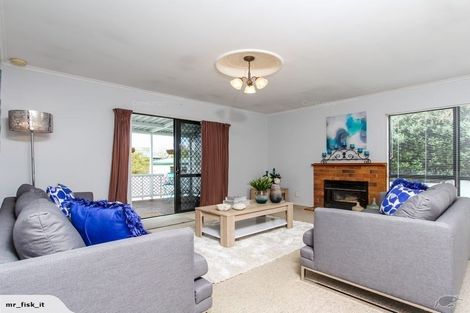 Photo of property in 1 Graham Avenue, Te Atatu Peninsula, Auckland, 0610
