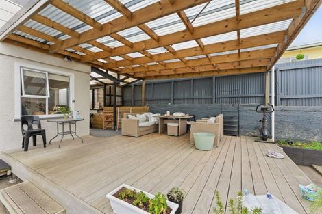 Photo of property in 28 Miro Street, Castlecliff, Whanganui, 4501
