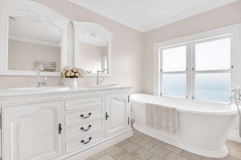 Photo of property in 43 Colombo Road, Waiuku, 2123